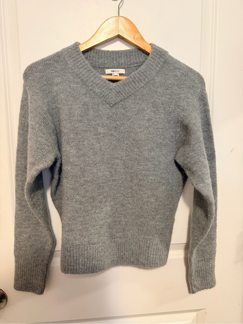 RW&CO Alpaca & Wool Blend V-Neck Sweater – NWT